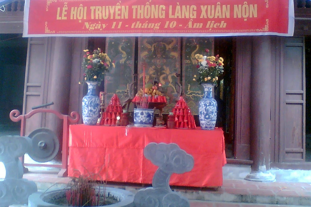 Hội làng Xuân Nộn