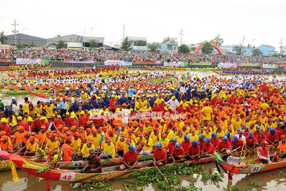 Lễ Ooc-Om-Bok và hội đua ghe ngo