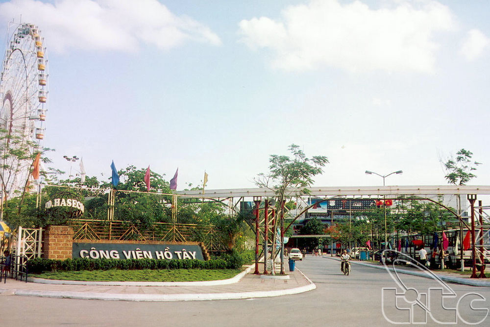 Công viên Hồ Tây 