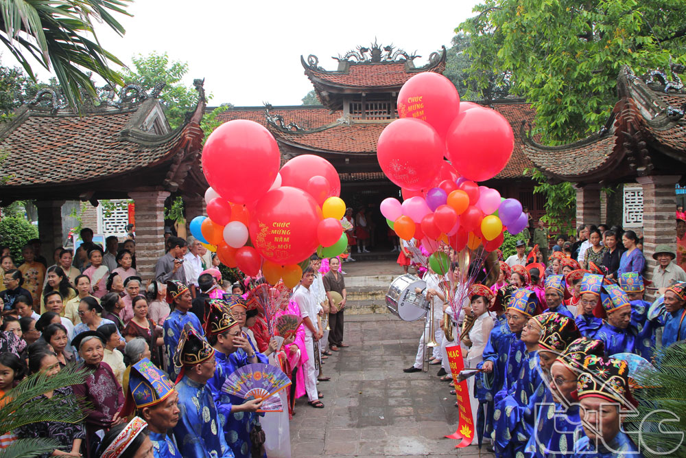 Lễ hội đình - đền Chèm 